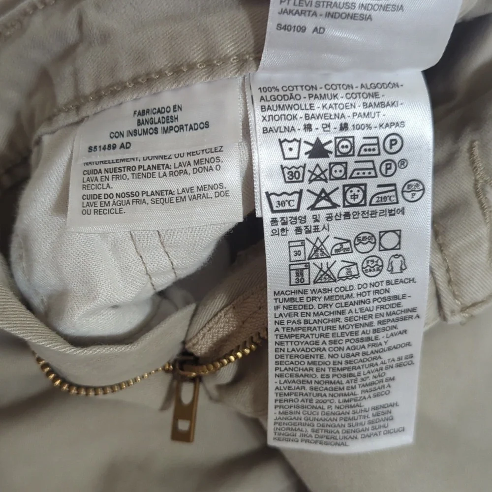 Levi's 514 Straight Fit Jeans, Size 28x32 Color Chinchilla